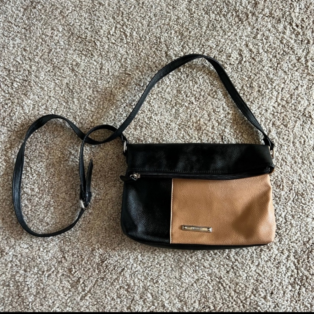 Nine West color block crossbody